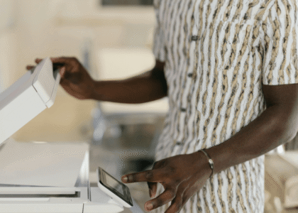 seseorang secang scanner